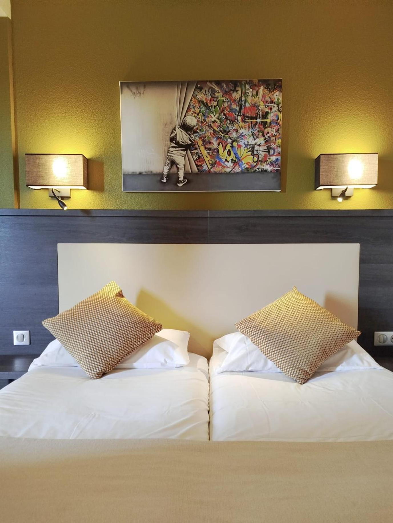 Le Collier Hotel 3*